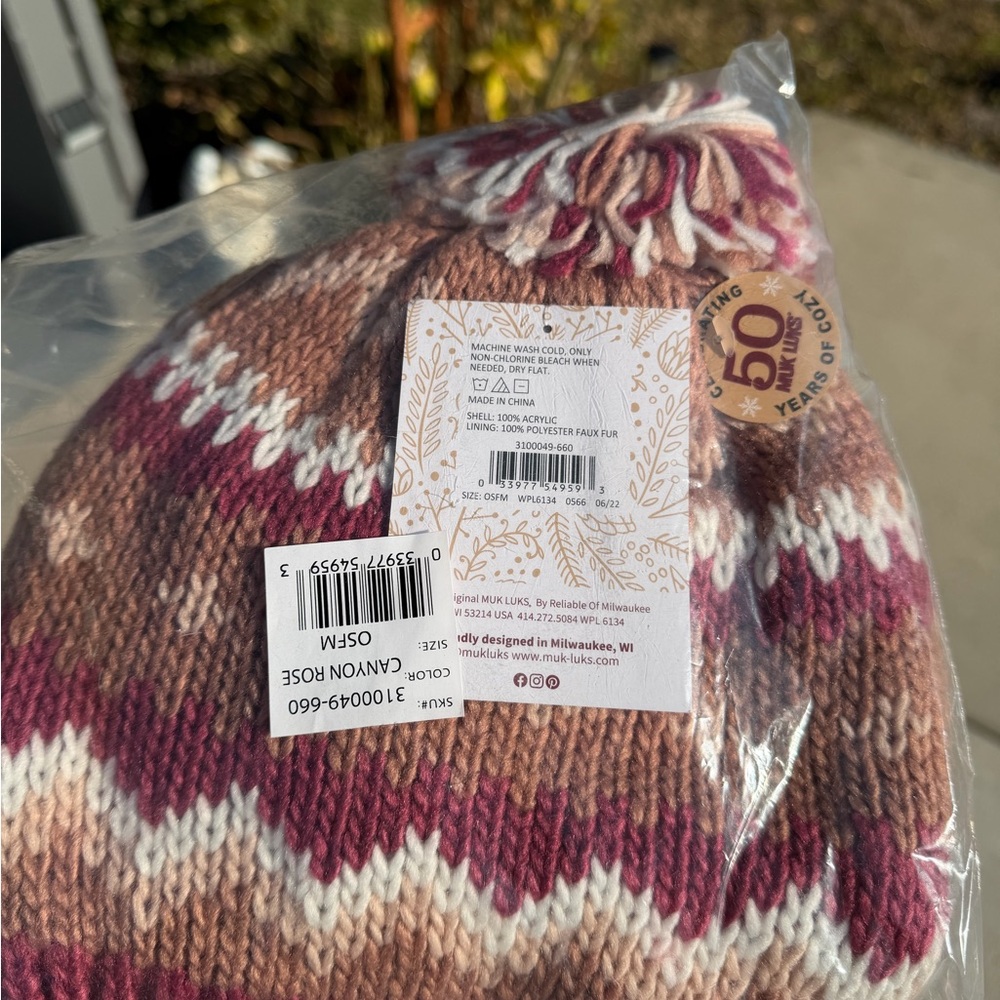 MUK LUKS Knit Cuff Pom Pom Beanie - Picture 13 of 16